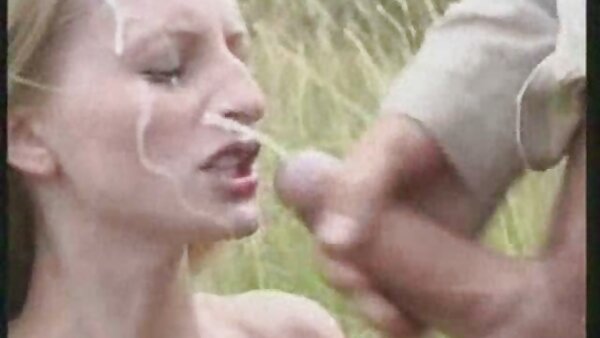 براندی اسمایل توسط آلتا اوشن فیلم سکسی با جوراب به بیدمشک خوار تبدیل شده است