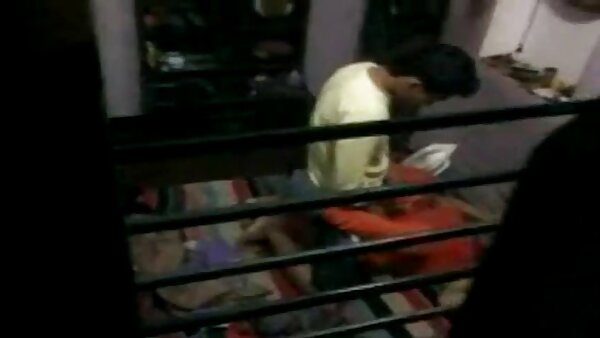 دو شخص با سکس با جوراب شلواری خروس های فوق العاده بزرگ، صورت و گربه ی بچه باریک و شیطون انا سویت را به هم می زند.