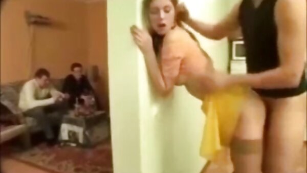 هوی سبزه بوسومی در ژست‌های سگی و به پهلو دچار لعنت در دانلود فیلم سکسی جوراب شلواری مقعد شد